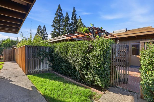 5354 Angelina Ave, Carmichael, CA 95608