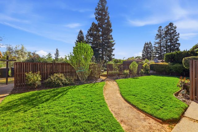 5354 Angelina Ave, Carmichael, CA 95608