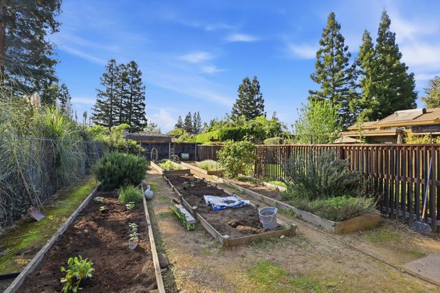 5354 Angelina Ave, Carmichael, CA 95608