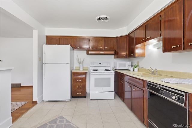 362 Empire Street, Aurora, CO 80010