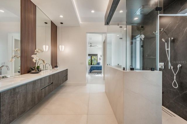 212 S RENELLIE DRIVE, Tampa, FL 33609