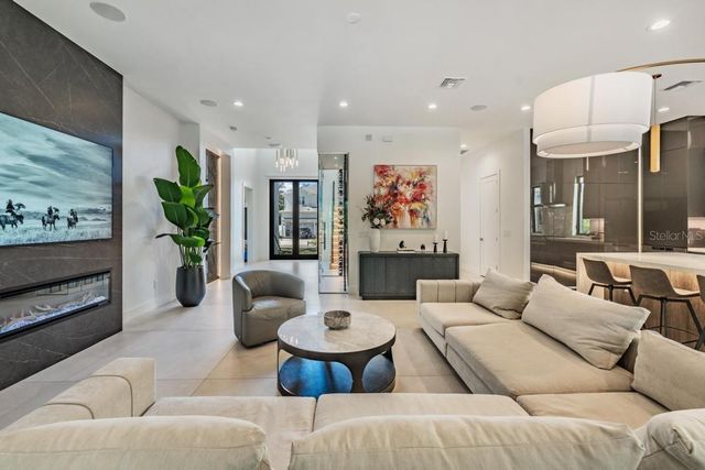 212 S RENELLIE DRIVE, Tampa, FL 33609