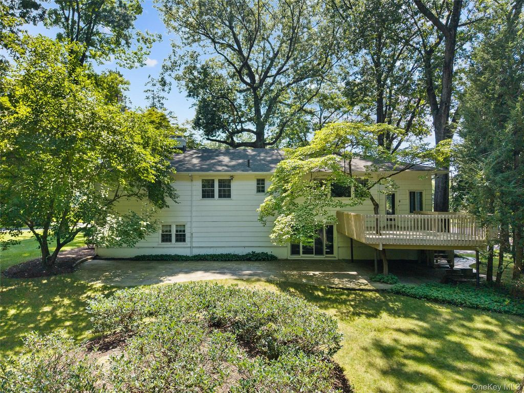21 Iroquois Trail, Harrison, NY 10528 — photo 3