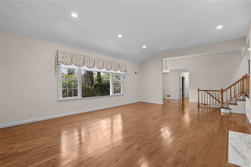 21 Iroquois Trail, Harrison, NY 10528 — photo 4