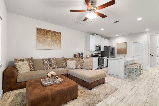 567 White Steppe WAY 26, Georgetown, TX 78626