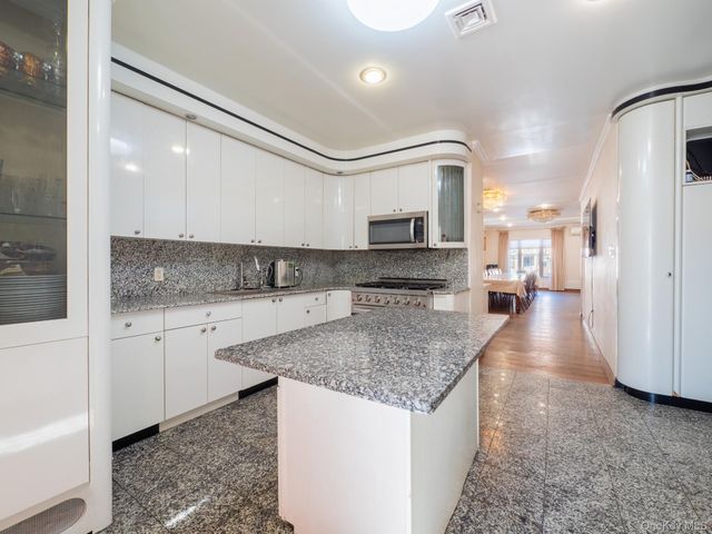 720 Ditmas Avenue, Brooklyn, NY 11218