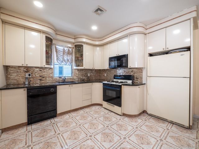 720 Ditmas Avenue, Brooklyn, NY 11218