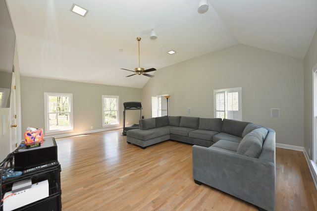 1115 Temple Ridge Ct, Nashville, TN 37221