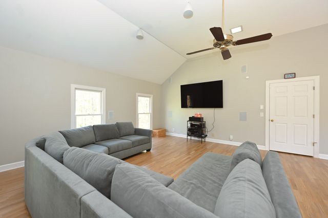 1115 Temple Ridge Ct, Nashville, TN 37221