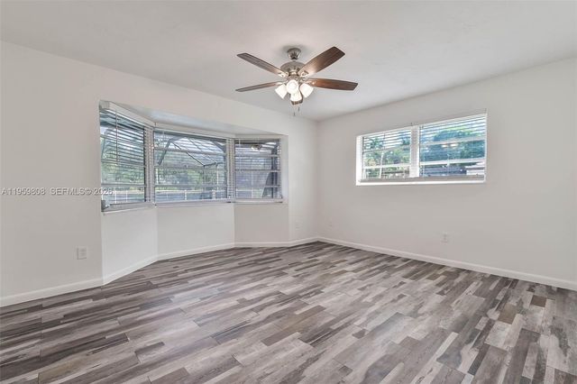 9801 SW 99th St, Miami, FL 33176