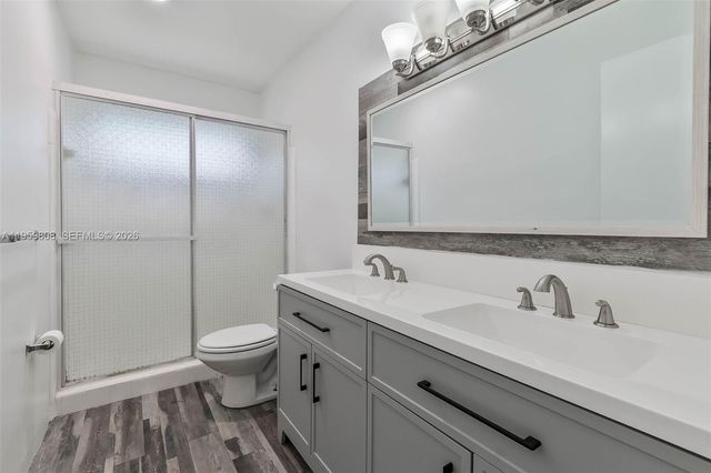 9801 SW 99th St, Miami, FL 33176