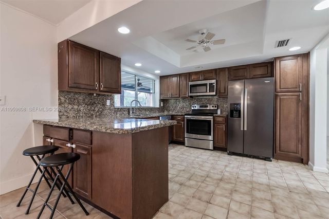 9801 SW 99th St, Miami, FL 33176