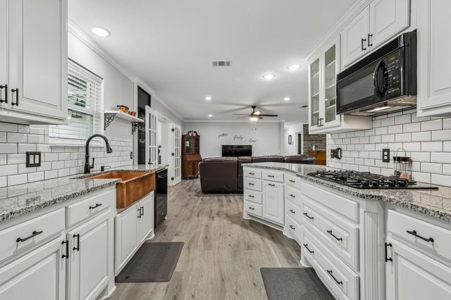 1003 Newell Drive, Hudson Oaks, TX 76087