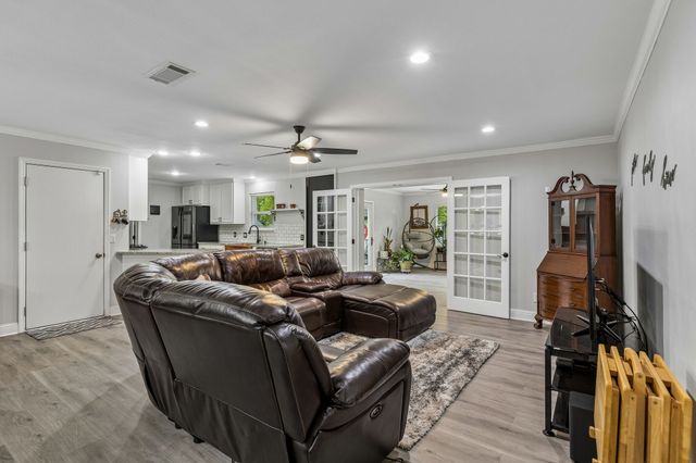 1003 Newell Drive, Hudson Oaks, TX 76087