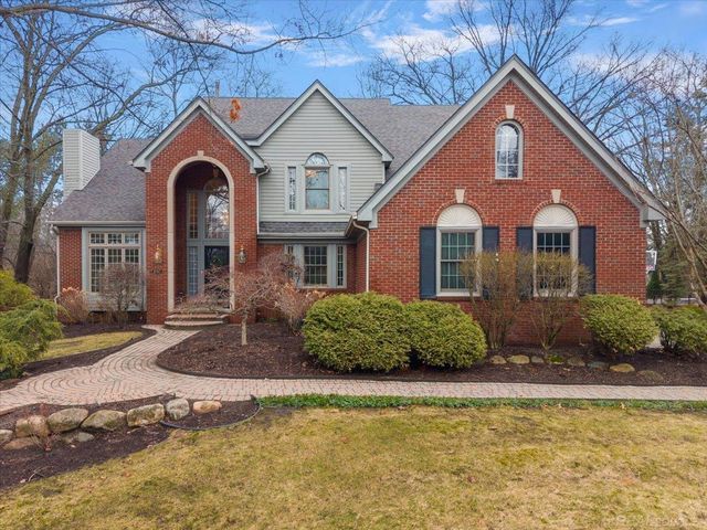 2757 W Bloomfield Oaks Drive, West Bloomfield Twp, MI 48324