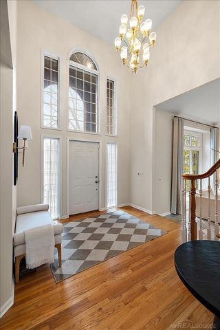 2757 W Bloomfield Oaks Drive, West Bloomfield Twp, MI 48324