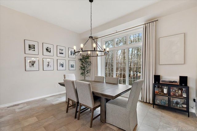 2757 W Bloomfield Oaks Drive, West Bloomfield Twp, MI 48324