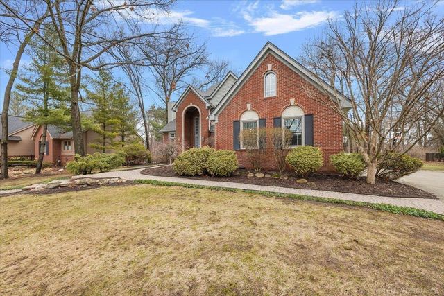 2757 W Bloomfield Oaks Drive, West Bloomfield Twp, MI 48324