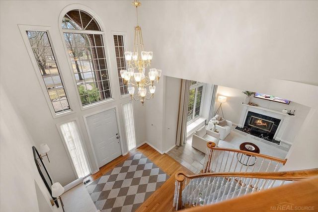 2757 W Bloomfield Oaks Drive, West Bloomfield Twp, MI 48324