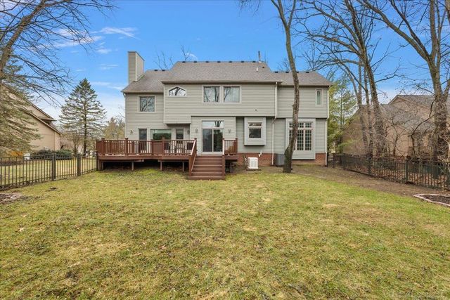 2757 W Bloomfield Oaks Drive, West Bloomfield Twp, MI 48324