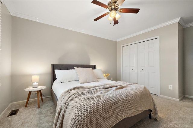 2757 W Bloomfield Oaks Drive, West Bloomfield Twp, MI 48324