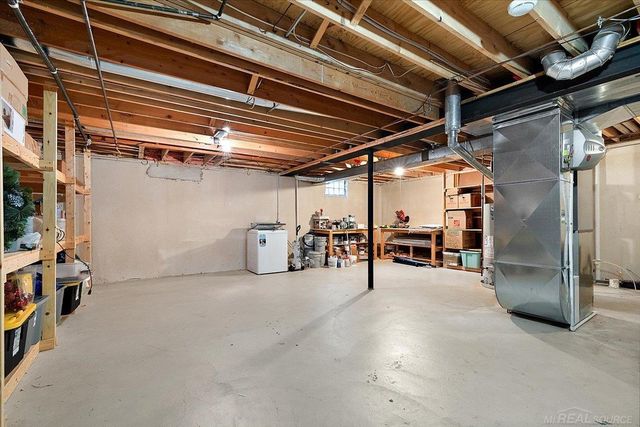 2757 W Bloomfield Oaks Drive, West Bloomfield Twp, MI 48324