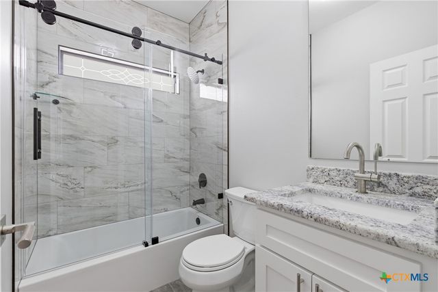 413 E Hamilton Avenue, Rockdale, TX 76567