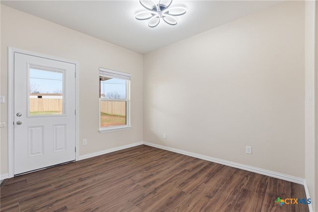 413 E Hamilton Avenue, Rockdale, TX 76567