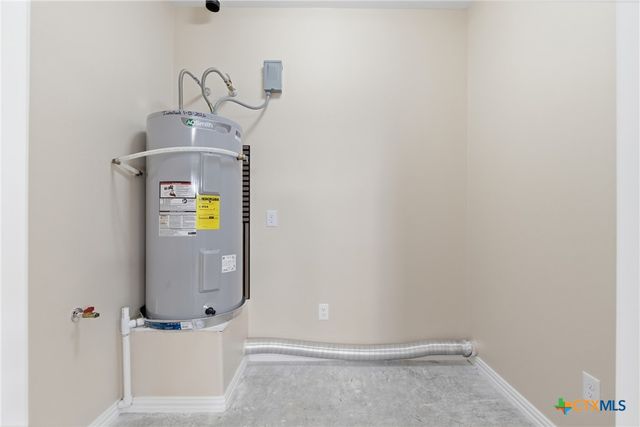 413 E Hamilton Avenue, Rockdale, TX 76567