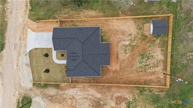 413 E Hamilton Avenue, Rockdale, TX 76567