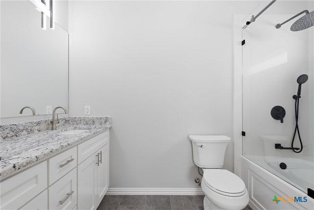 413 E Hamilton Avenue, Rockdale, TX 76567