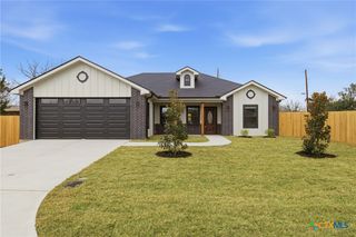 413 E Hamilton Avenue, Rockdale, TX 76567