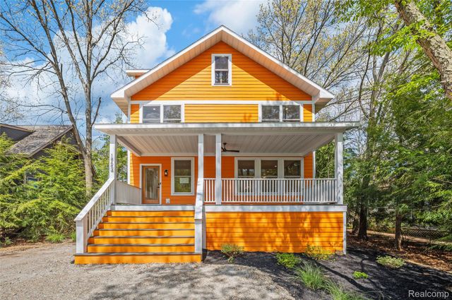 18654 Oldfield Road, New Buffalo Township, MI 49117