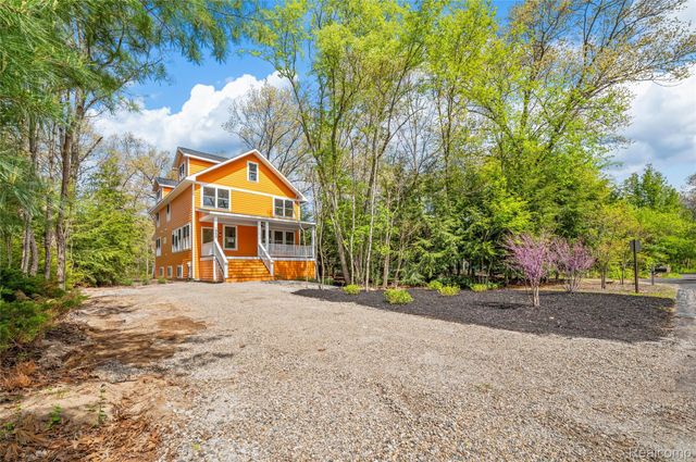 18654 Oldfield Road, New Buffalo Township, MI 49117