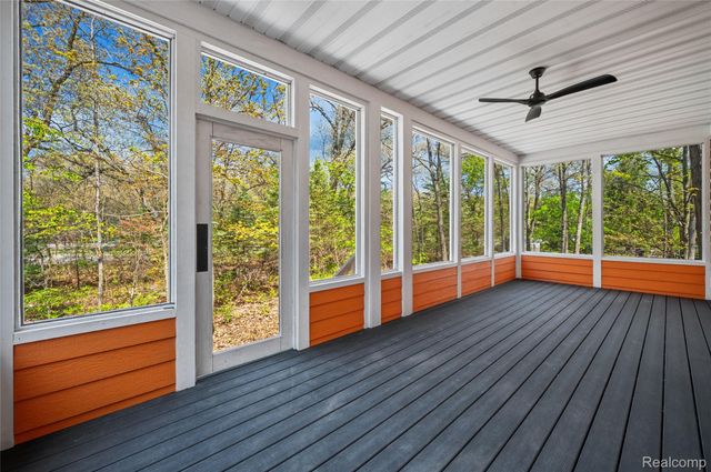 18654 Oldfield Road, New Buffalo Township, MI 49117