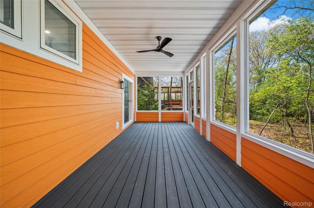 18654 Oldfield Road, New Buffalo Township, MI 49117