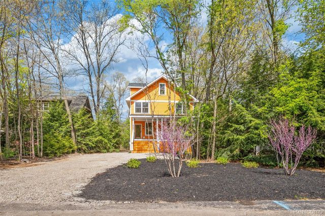 18654 Oldfield Road, New Buffalo Township, MI 49117