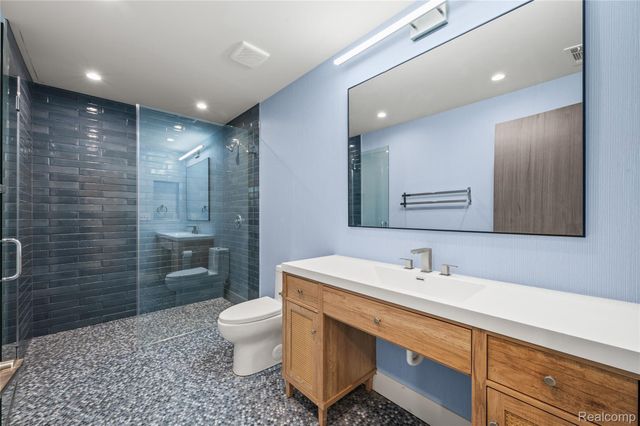 18654 Oldfield Road, New Buffalo Township, MI 49117