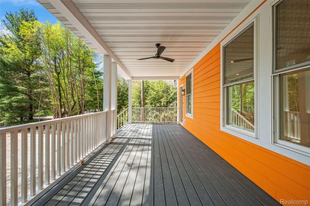 18654 Oldfield Road, New Buffalo Township, MI 49117