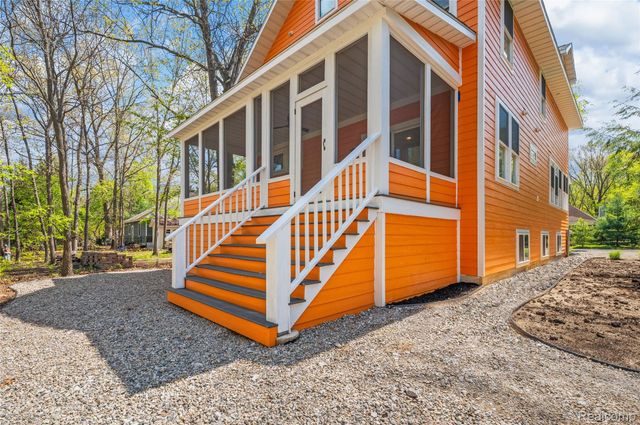 18654 Oldfield Road, New Buffalo Township, MI 49117