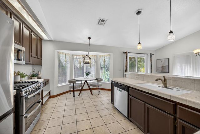6510 Kenbridge St, Elk Grove, CA 95758