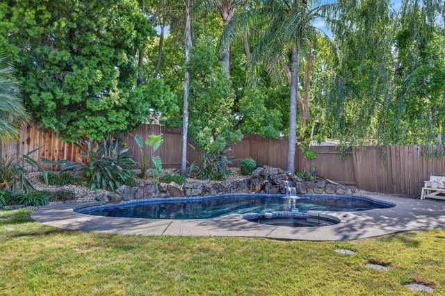 6510 Kenbridge St, Elk Grove, CA 95758