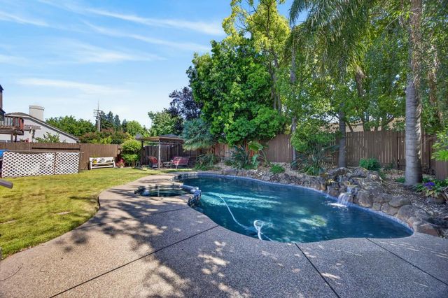 6510 Kenbridge St, Elk Grove, CA 95758
