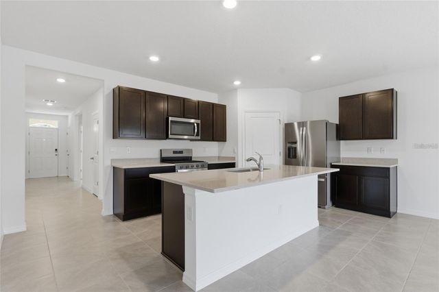 2919 GARDINER LANE, Zephyrhills, FL 33541