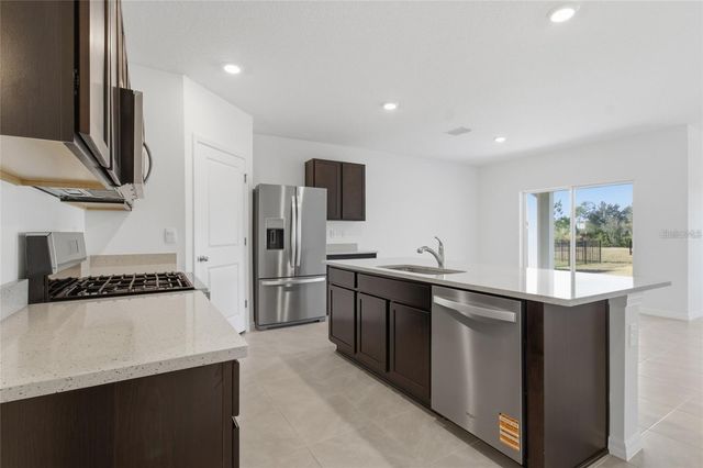 2919 GARDINER LANE, Zephyrhills, FL 33541