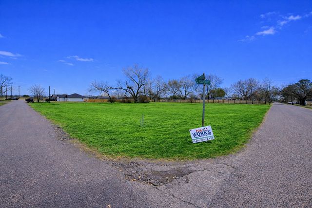 724 E Hughes Street, Collinsville, TX 76233