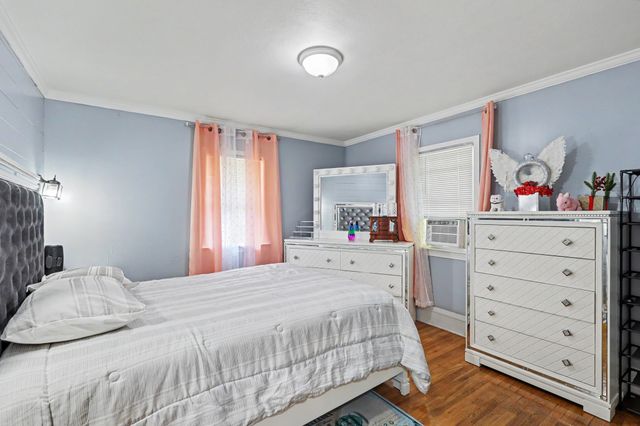 705 Hoffman Avenue, Des Moines, IA 50316