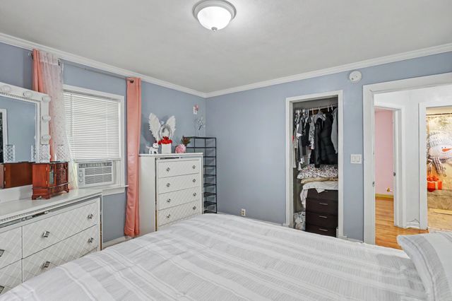 705 Hoffman Avenue, Des Moines, IA 50316