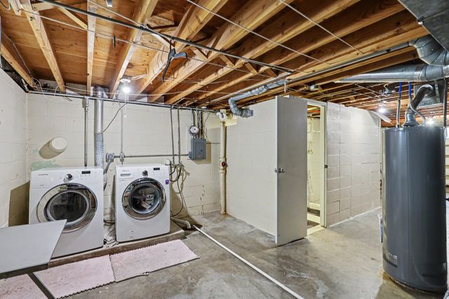 705 Hoffman Avenue, Des Moines, IA 50316