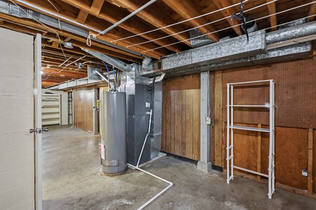 705 Hoffman Avenue, Des Moines, IA 50316